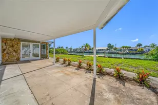 7930 Causeway Blvd S, Saint Petersburg, FL 33707 - Photo 4