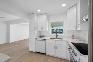 7930 Causeway Blvd S, Saint Petersburg, FL 33707 - Photo 14