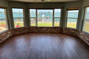 21 Paradise Ln, Treasure Island, FL 33706 - Photo 2