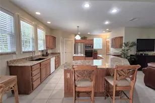 102 17th St NE, Bradenton, FL 34208 - Photo 48