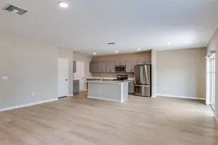 36864 Sagemoor Dr, Zephyrhills, FL 33541 - Photo 6