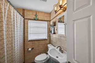 2813 Auburn Ave W, Tampa, FL 33614 - Photo 22