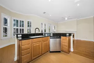 924 Hemingway Cir, Tampa, FL 33602 - Photo 24