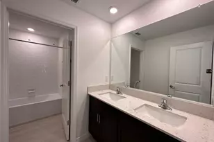 1946 Lanier Rd, Zephyrhills, FL 33541 - Photo 4