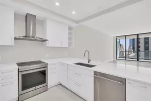 275 1st Ave S, Saint Petersburg, FL 33701 - Photo 14