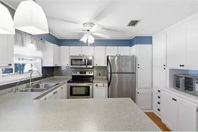 226 Royal Palm Circle, Largo, FL 33778 - Photo 12