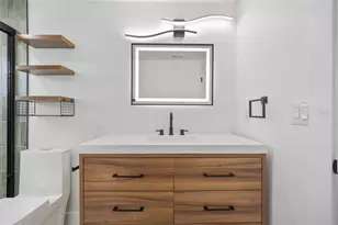 13824 Cherry Brook Ln, Tampa, FL 33618 - Photo 32