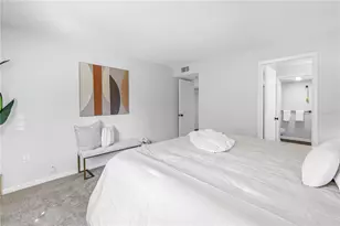 2681 Sabal Springs Cir, Clearwater, FL 33761 - Photo 12