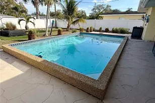 6957 18th St N, Saint Petersburg, FL 33702 - Photo 2