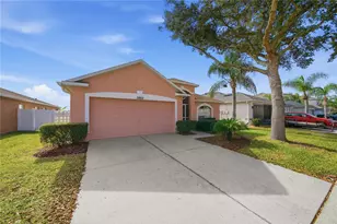 31202 Baclan Dr, Wesley Chapel, FL 33545 - Photo 2
