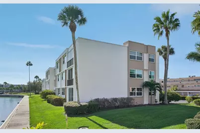 7425 Bay Island Drive S #203, South Pasadena, FL 33707 - Photo 1