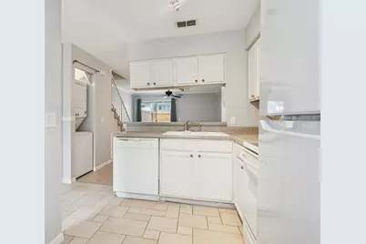 11356 Stratton Park Drive, Temple Terrace, FL 33617 - Photo 8