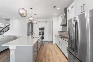 913 Buckhurst Dr, Spring Hill, FL 34609 - Photo 14