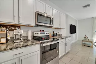 2916 Peony Pr Ln, Wesley Chapel, FL 33543 - Photo 10