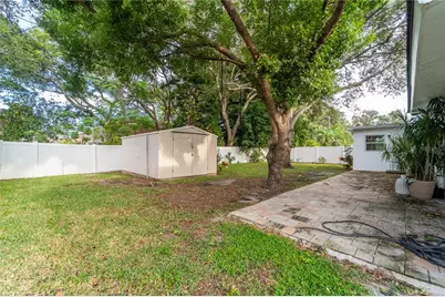 8477 14th St N, Saint Petersburg, FL 33702 - Photo 14