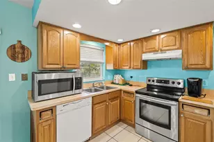 8025 Durham Dr, Port Richey, FL 34668 - Photo 32