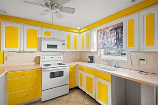 11200 Tamarix Ave, Port Richey, FL 34668 - Photo 8