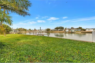 380 Belle Point Drive, Saint Pete Beach, FL 33706 - Photo 24