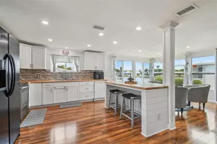 10232 Paradise Dr, Largo, FL 33773 - Photo 16