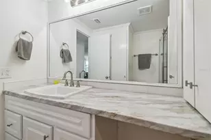 10232 Paradise Dr, Largo, FL 33773 - Photo 34