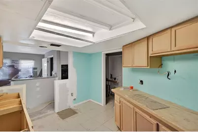 260 13th Street N, Saint Petersburg, FL 33705 - Photo 6