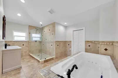 9453 Treasure Lane NE, Saint Petersburg, FL 33702 - Photo 18