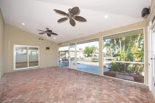 9453 Treasure Ln NE, Saint Petersburg, FL 33702 - Photo 28