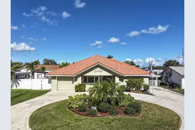 9453 Treasure Lane NE, Saint Petersburg, FL 33702 - Photo 1