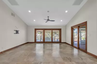 9453 Treasure Lane NE, Saint Petersburg, FL 33702 - Photo 12