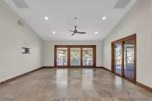 9453 Treasure Ln NE, Saint Petersburg, FL 33702 - Photo 12