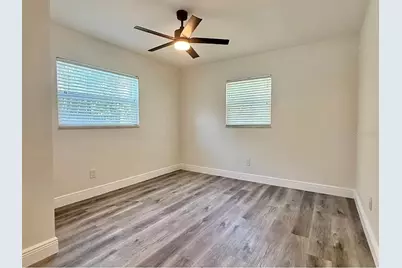 1735 Michigan Avenue NE, Saint Petersburg, FL 33703 - Photo 18