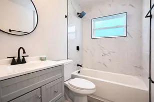 1735 Michigan Ave NE, Saint Petersburg, FL 33703 - Photo 10