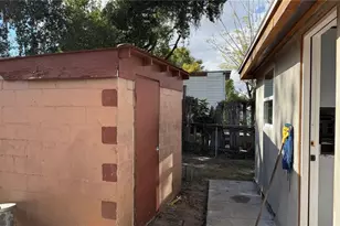 7207 E Cayuga St, Tampa, FL 33610 - Photo 2