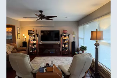 566 E Park Drive, Largo, FL 33771 - Photo 2