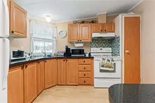 8013 Eastern Cir Dr, Brooksville, FL 34613 - Photo 8