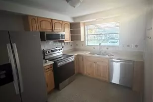 8701 94th St, Seminole, FL 33777 - Photo 4