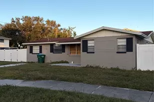 8701 94th St, Seminole, FL 33777 - Photo 2