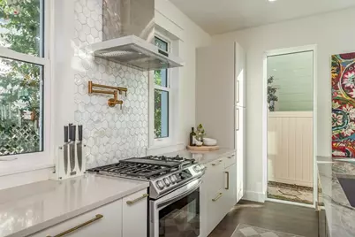 927 6th Street N, Saint Petersburg, FL 33701 - Photo 10