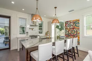 927 6th St N, Saint Petersburg, FL 33701 - Photo 8