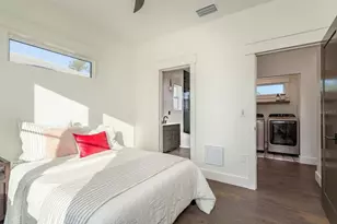 927 6th St N, Saint Petersburg, FL 33701 - Photo 28