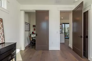 927 6th St N, Saint Petersburg, FL 33701 - Photo 16