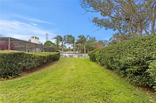 2656 Clubhouse Dr S, Clearwater, FL 33761 - Photo 34