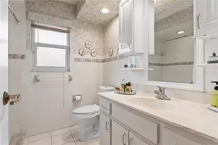 2656 Clubhouse Dr S, Clearwater, FL 33761 - Photo 24