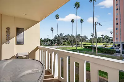 1200 N Shore Drive NE #201 furnished, Saint Petersburg, FL 33701 - Photo 4