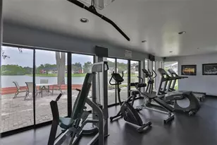 215 Lake Brook Cir, Brandon, FL 33511 - Photo 8