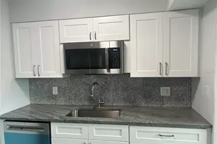 129 104th Ave, Treasure Island, FL 33706 - Photo 2