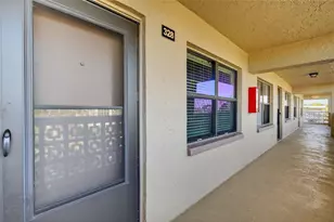 5080 Locust St NE, Saint Petersburg, FL 33703 - Photo 1