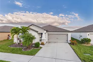 7011 King Crk Dr, Sun City Center, FL 33573 - Photo 2