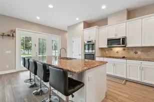 2566 Lk Mnr Dr, Land O Lakes, FL 34639 - Photo 22