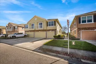564 52nd Ave N, Saint Petersburg, FL 33703 - Photo 2